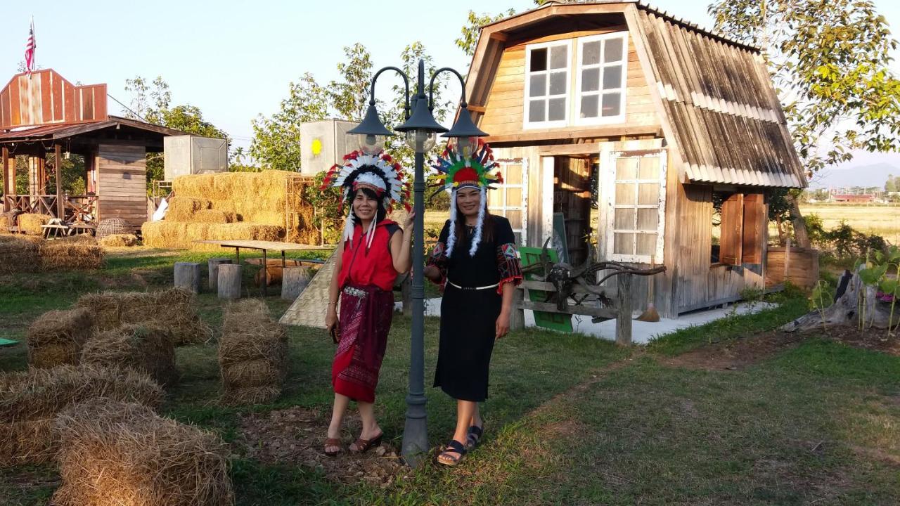 เฮือนปลายนา โฮมสเตย์ Ban Sawan Exterior photo